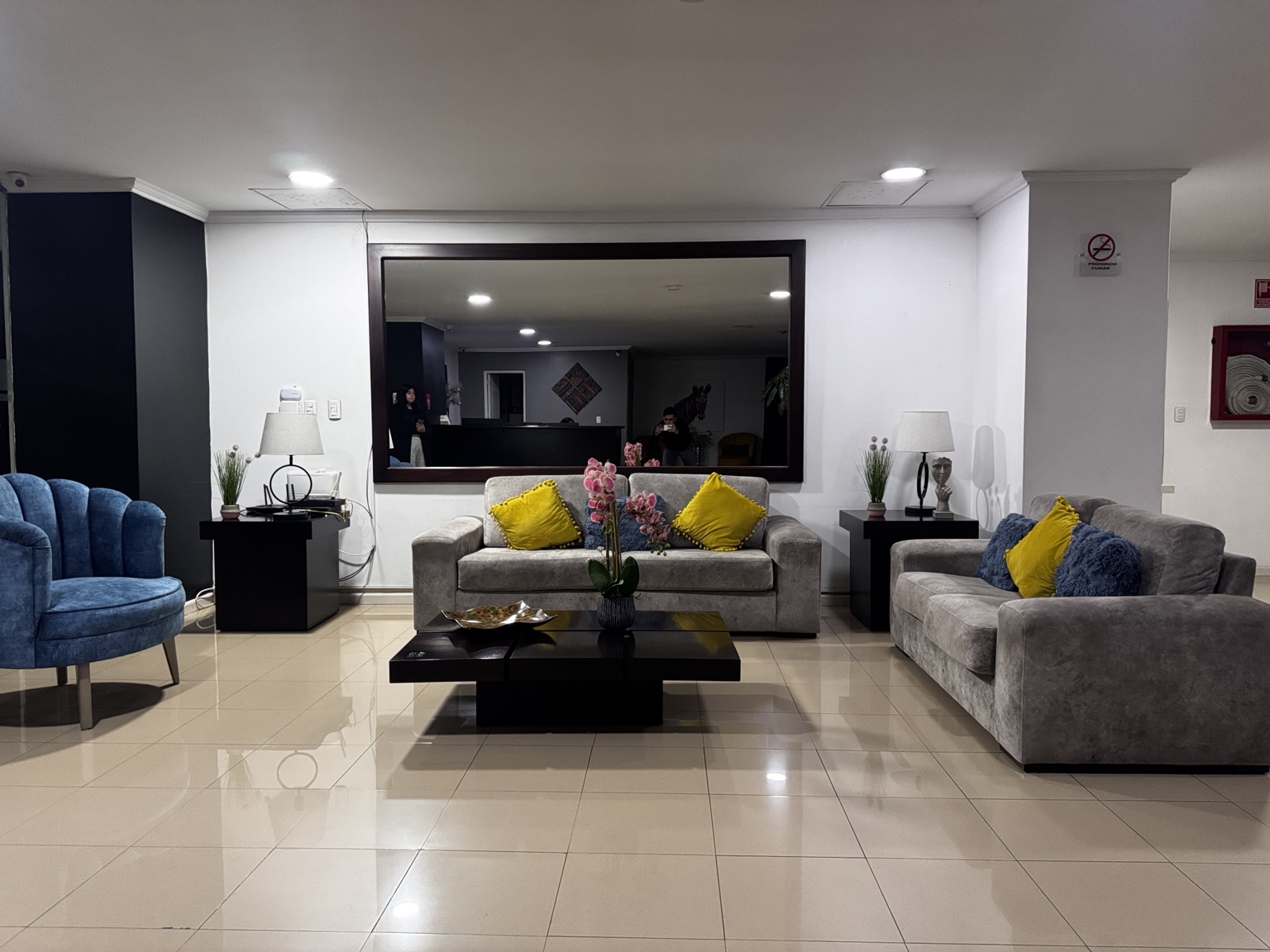 Sala lista para publicar antes de edición profesional